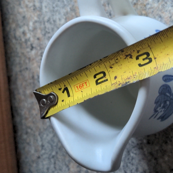 Pfaltzgraff Yorktowne Creamer Pitcher #24 Sauce Gravy Pourer USA 4 1/2” - Picture 7 of 7